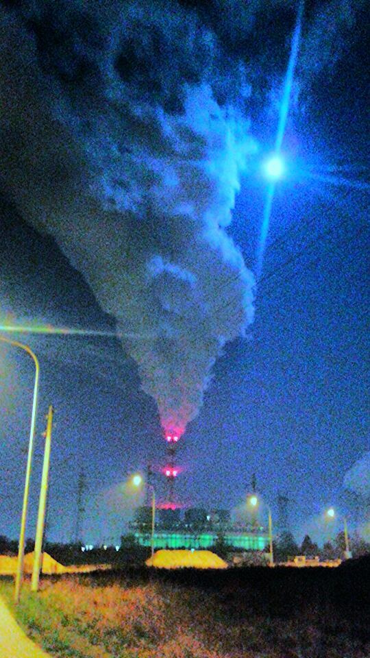 Elektrownia nocą