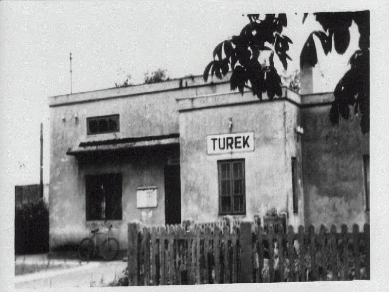 1983 Turek - budynek stacji wąskotorówki